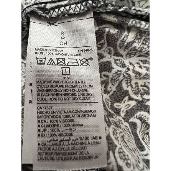 Old Navy  - Picture 5 of 5